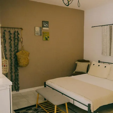 Rhodes Backpackers Boutique And *