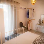 Хостел Rhodes Backpackers Boutique And