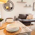 Rhodes Backpackers Boutique And Хостел