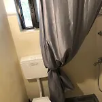 Rhodes Backpackers Boutique And Хостел