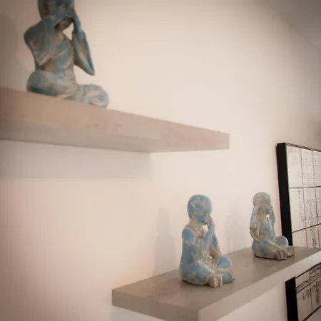 Rhodes Backpackers Boutique And Хостел