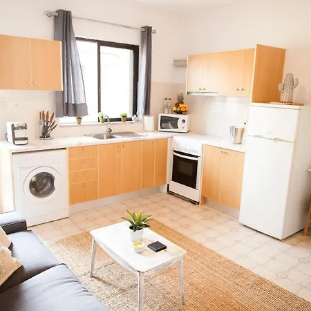 Hostal Rhodes Backpackers Boutique And
