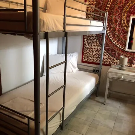 Хостел Rhodes Backpackers Boutique And *