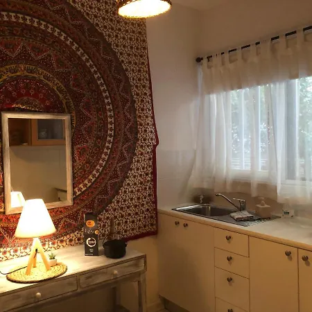 Rhodes Backpackers Boutique And Hostel *