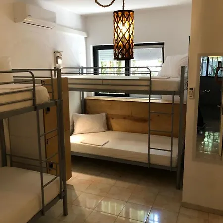 Rhodes Backpackers Boutique And Hostel