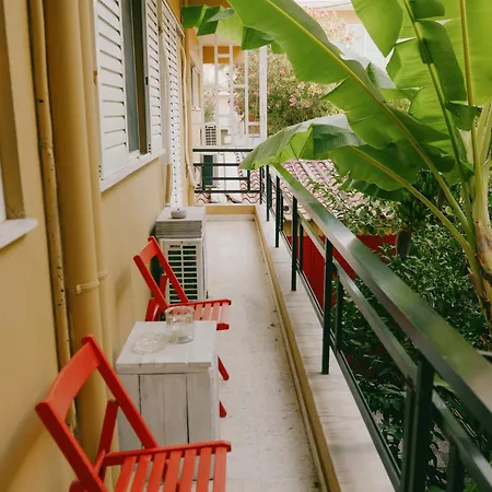 Rhodes Backpackers Boutique And Hostal