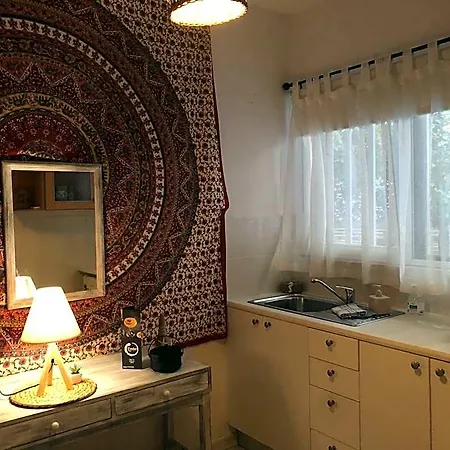 Hostal Rhodes Backpackers Boutique And
