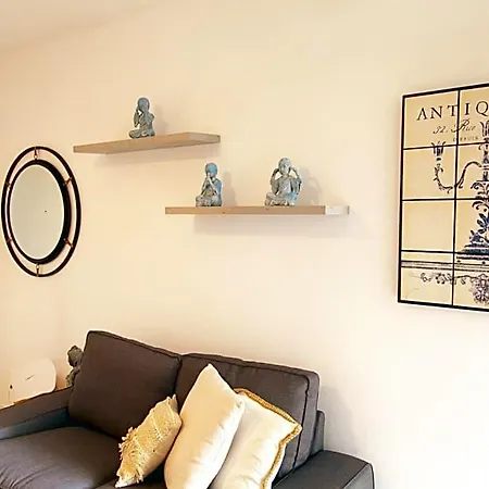 Hostal Rhodes Backpackers Boutique And