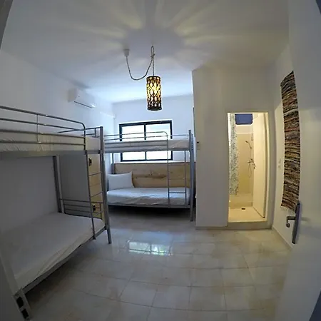 Rhodes Backpackers Boutique And Hostal