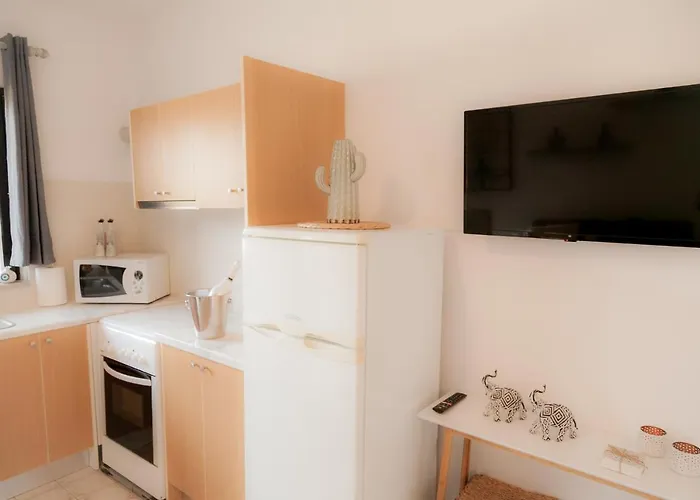 Rhodes Backpackers Boutique And *